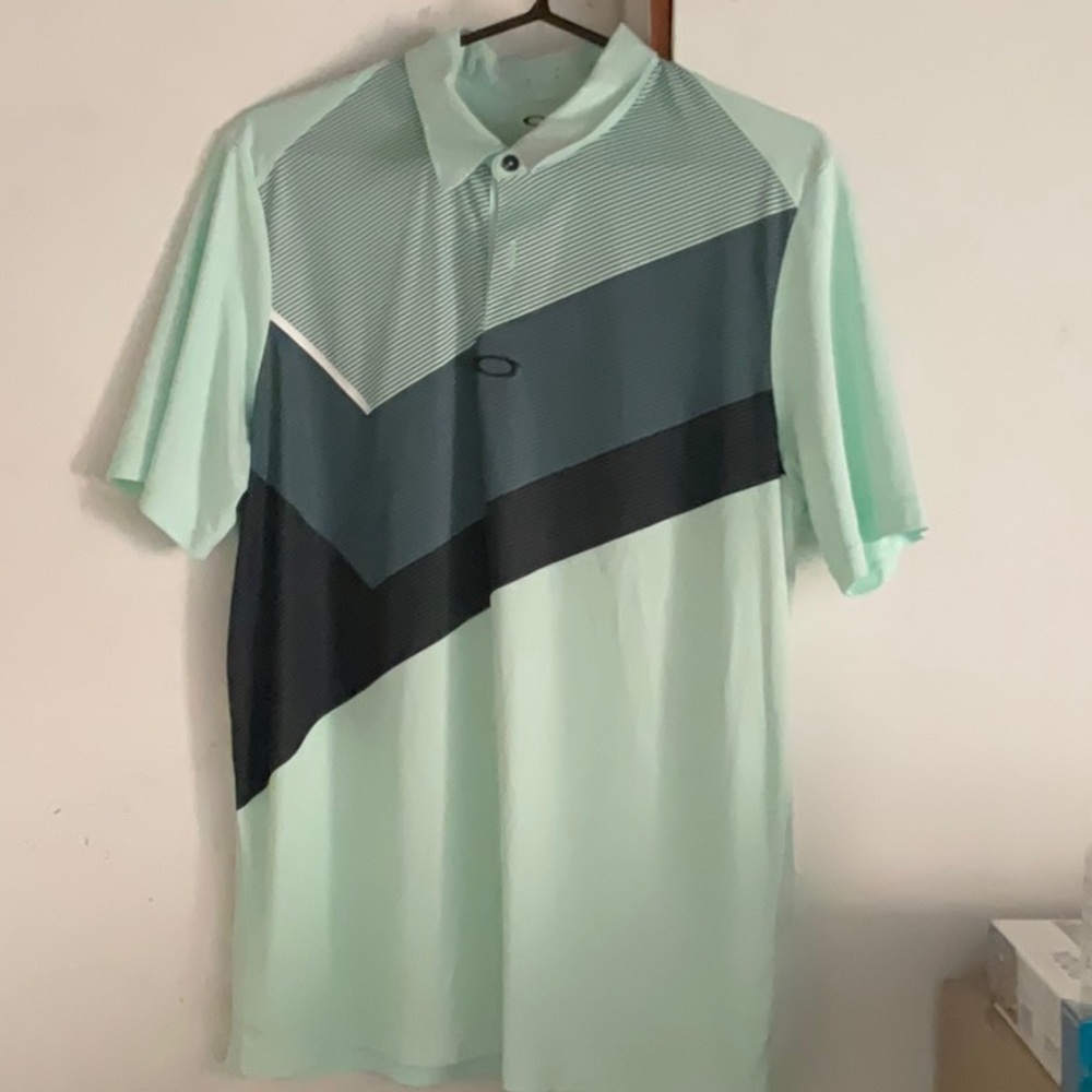 Oakley - DriFit Shirt - Size Medium